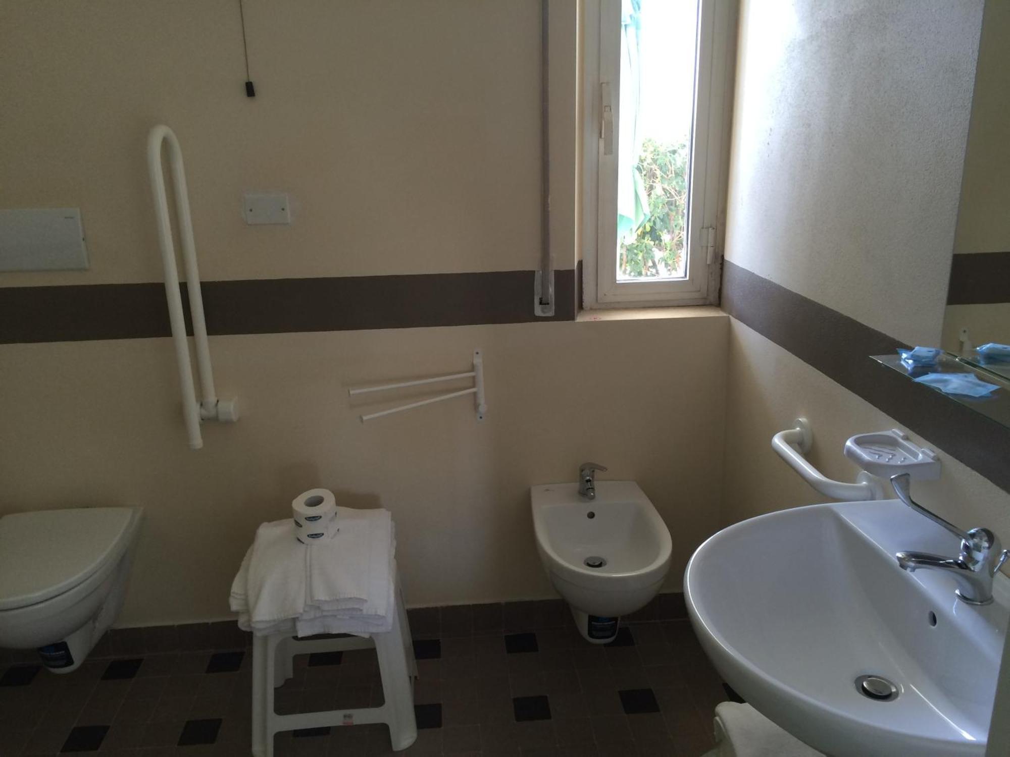 Lungomare Hotel Marina di Cecina Phòng bức ảnh