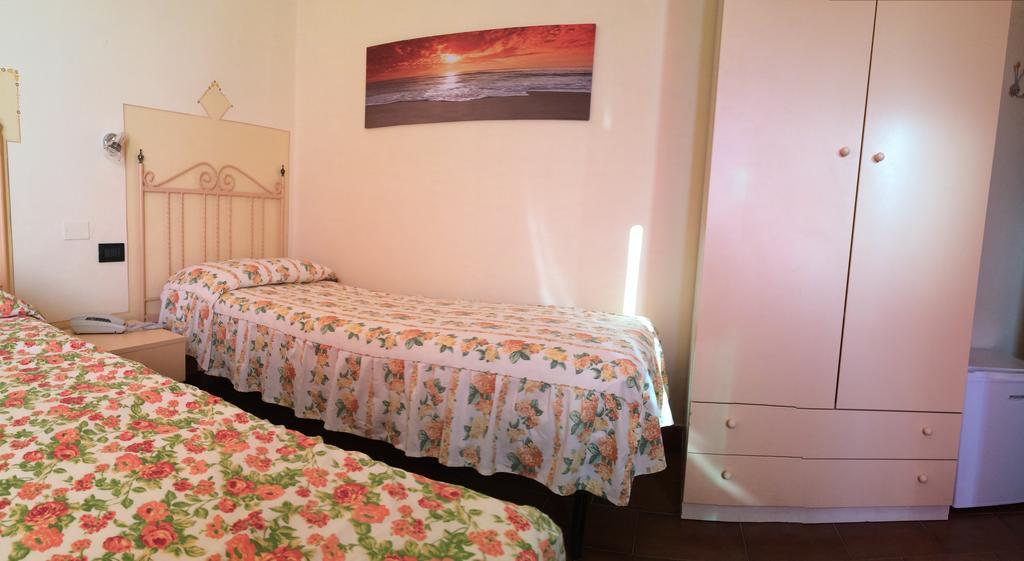 Lungomare Hotel Marina di Cecina Ngoại thất bức ảnh
