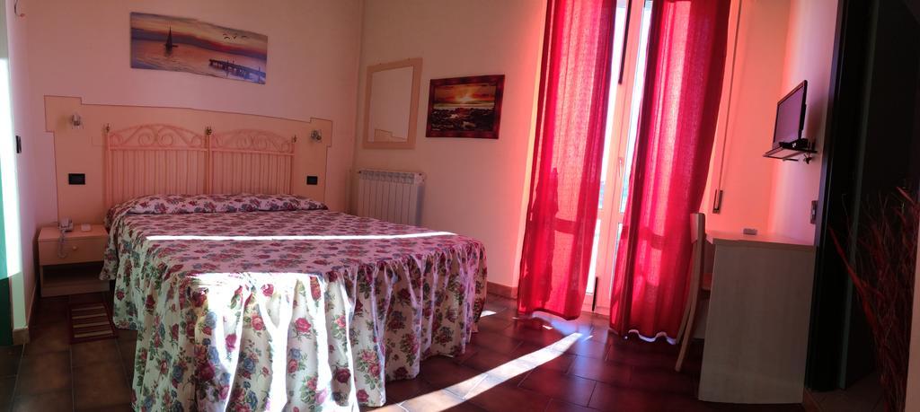 Lungomare Hotel Marina di Cecina Ngoại thất bức ảnh