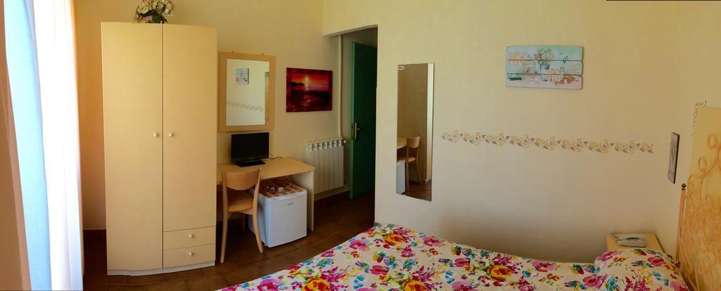 Lungomare Hotel Marina di Cecina Ngoại thất bức ảnh