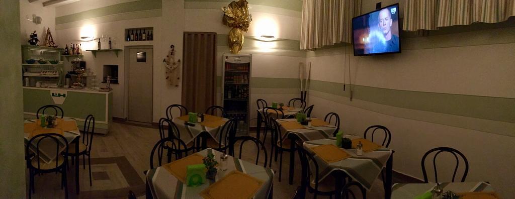 Lungomare Hotel Marina di Cecina Ngoại thất bức ảnh