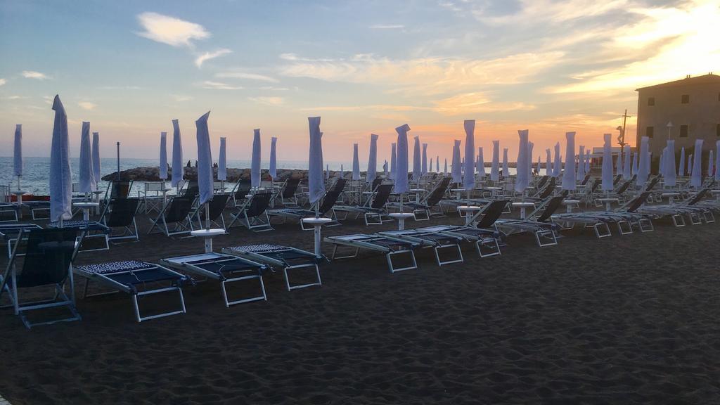 Lungomare Hotel Marina di Cecina Ngoại thất bức ảnh